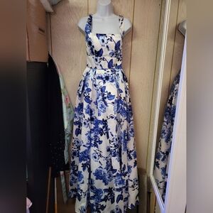 Elegant Blue Floral Maxi Dress